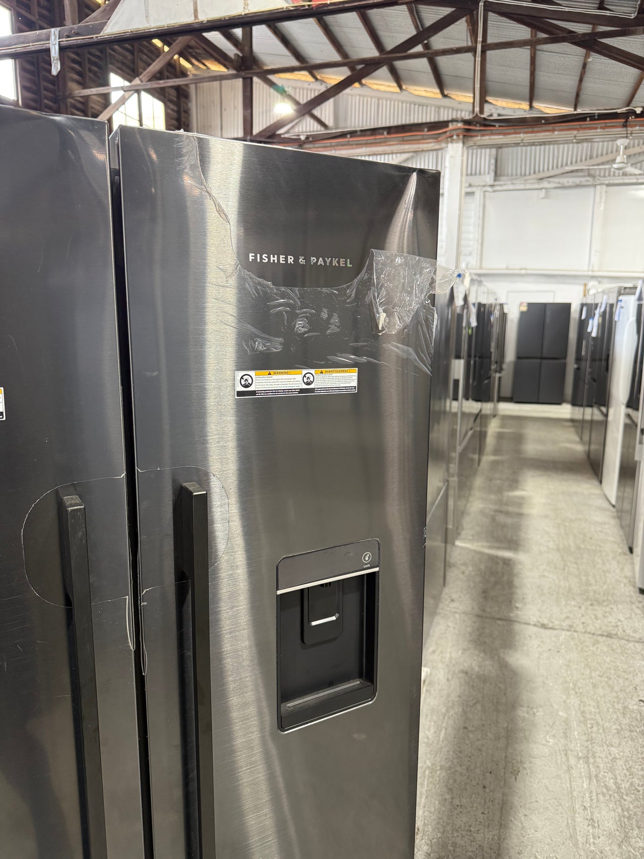 Factory second Fisher & Paykel RF522ADUB5 487L French Door Refrigerator - Second Hand Appliances Geebung