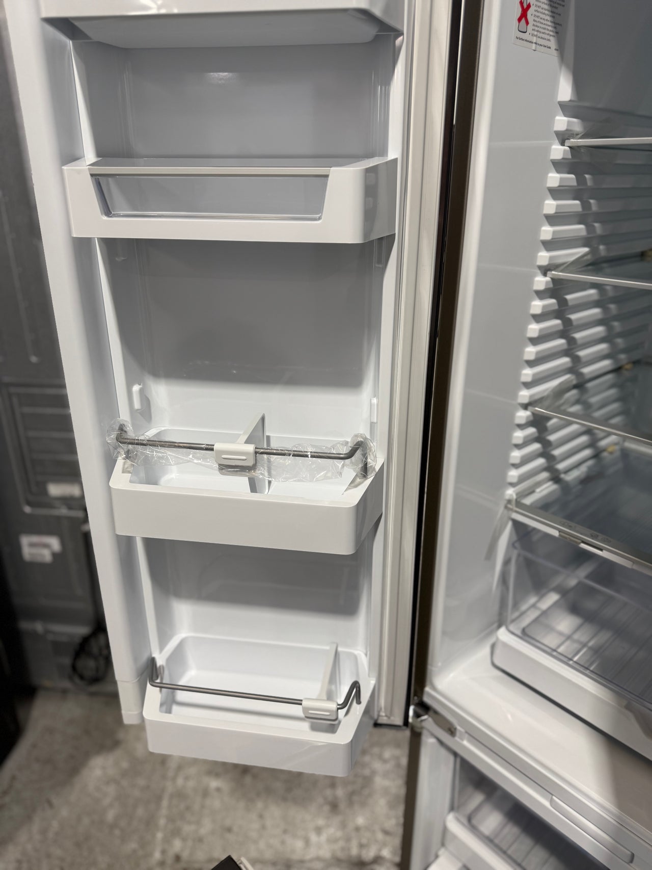 Factory second Fisher & Paykel RF522ADUB5 487L French Door Refrigerator - Second Hand Appliances Geebung