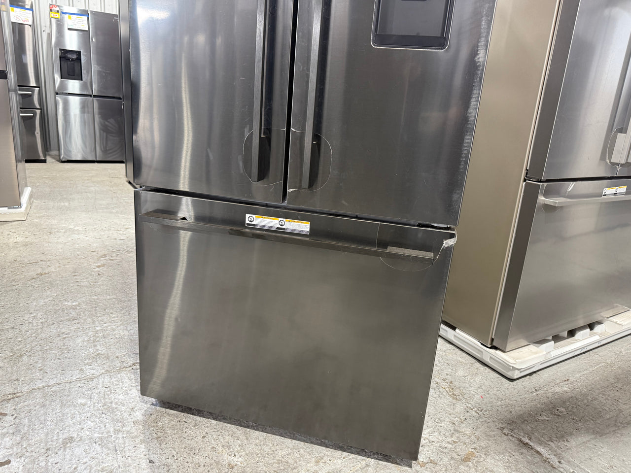 Factory second Fisher & Paykel RF522ADUB5 487L French Door Refrigerator - Second Hand Appliances Geebung