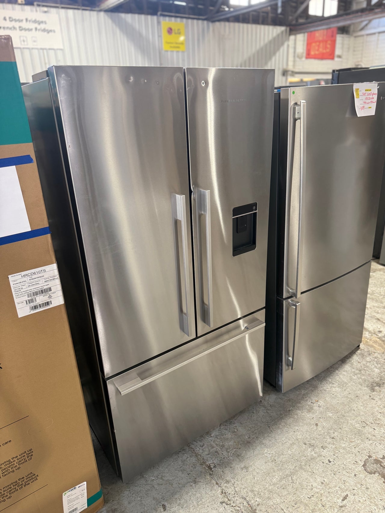 Factory second Fisher & Paykel RF610ADUX5 569L French Door Fridge with Ice & Water - Second Hand Appliances Geebung