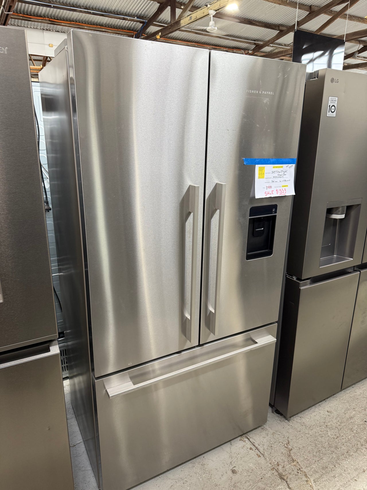 Factory second Fisher&Paykel RF610ADUX5 569L French Door Refrigerator - Second Hand Appliances Geebung