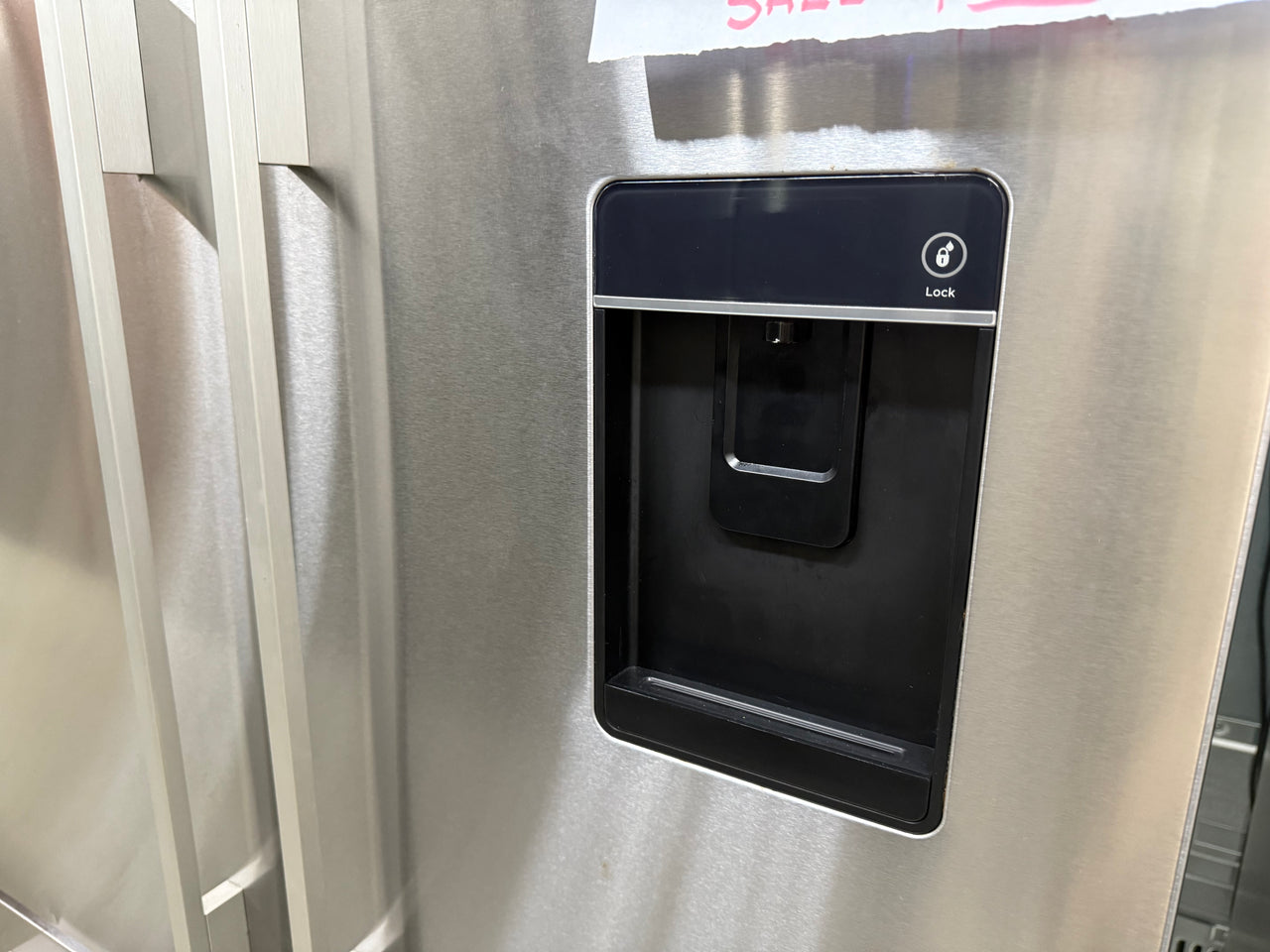 Factory second Fisher&Paykel RF610ADUX5 569L French Door Refrigerator - Second Hand Appliances Geebung