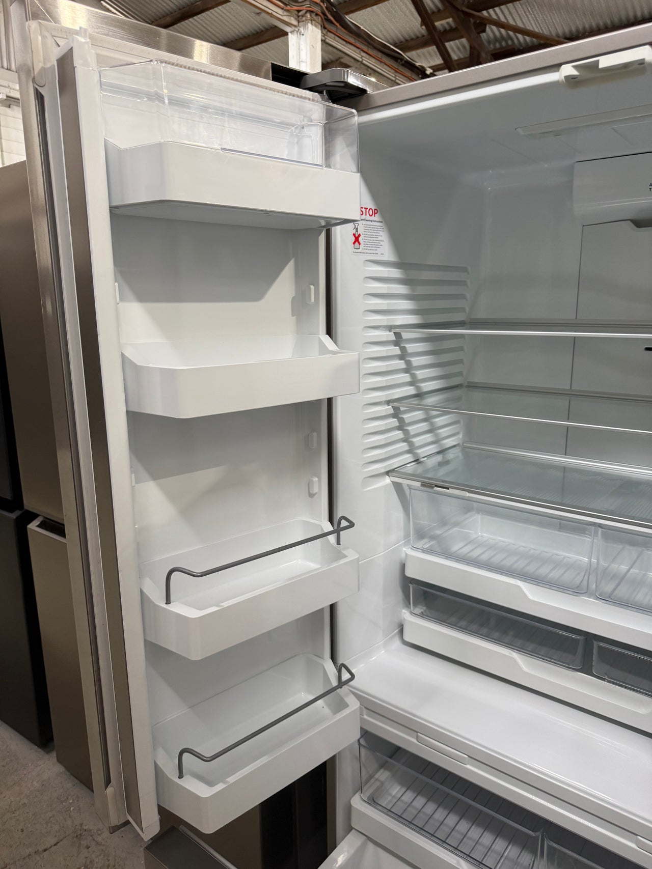 Factory second Fisher&Paykel RF610ADUX5 569L French Door Refrigerator - Second Hand Appliances Geebung
