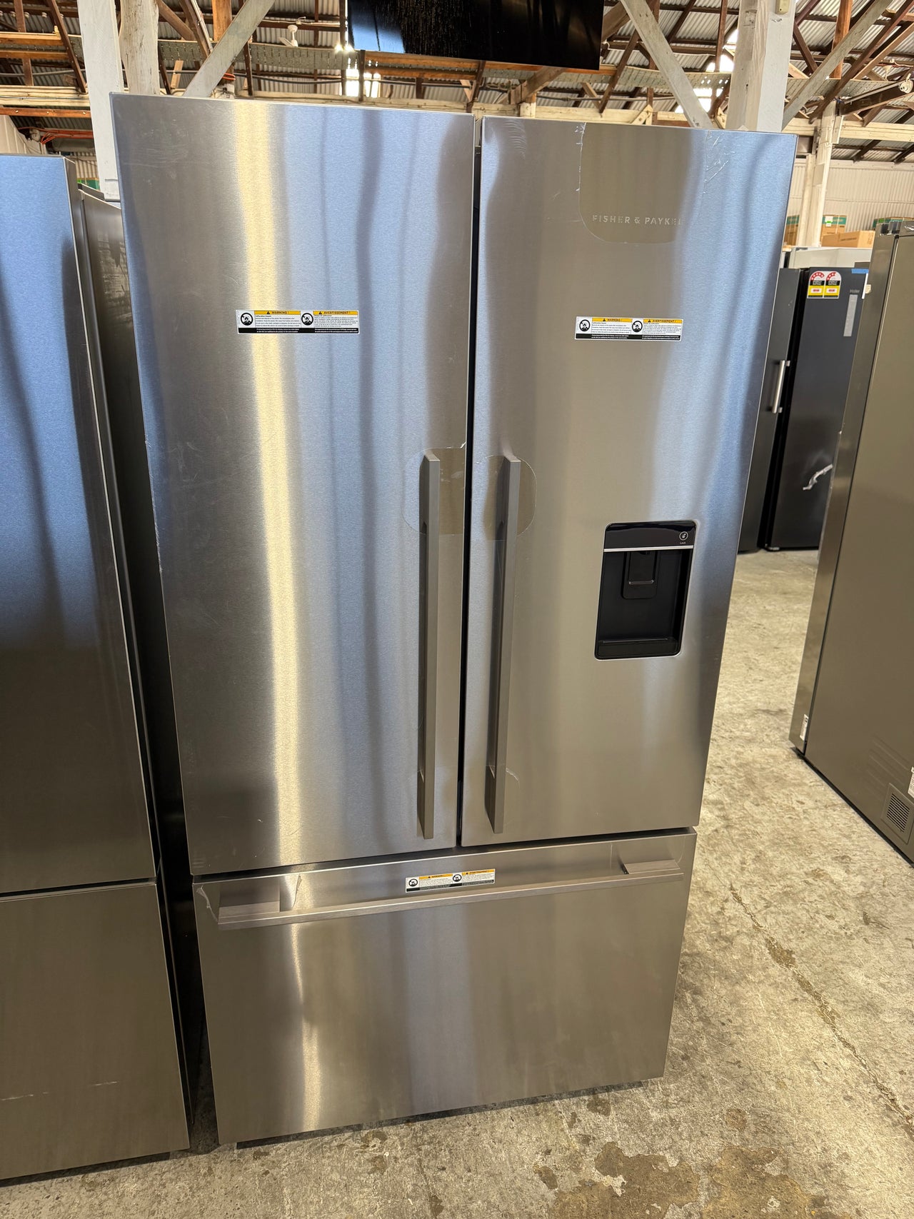 Factory second Fisher&Paykel RF610ADUX5 569L French Door Refrigerator - Second Hand Appliances Geebung