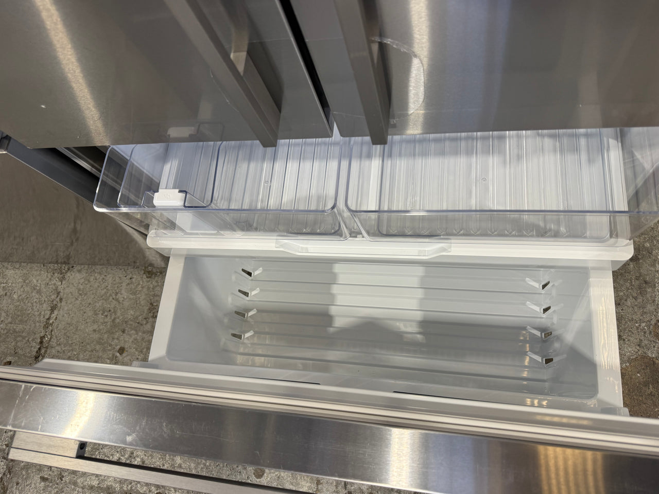 Factory second Fisher&Paykel RF610ADUX5 569L French Door Refrigerator - Second Hand Appliances Geebung