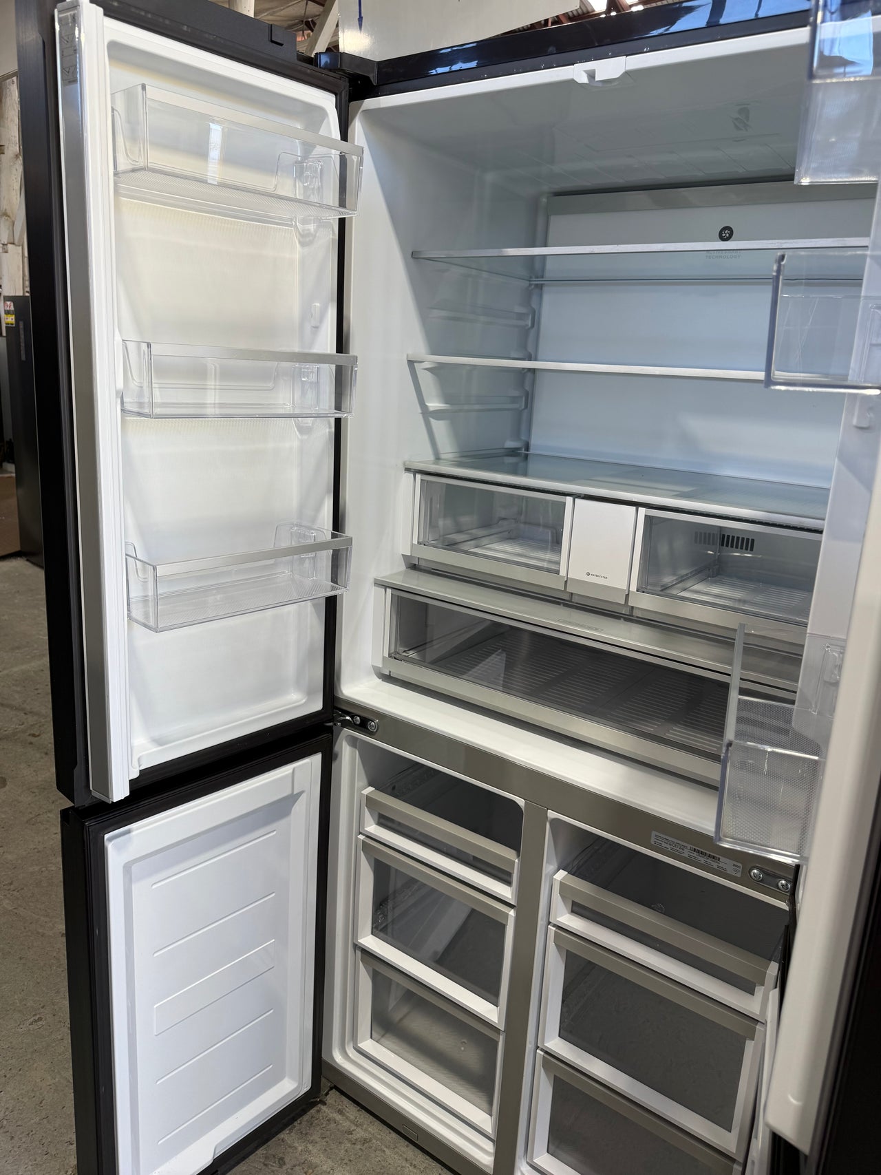 Factory second Fisher&Paykel RF730QZUVB1 690L Quad Door Fridge Freezer – Matte Black - Second Hand Appliances Geebung