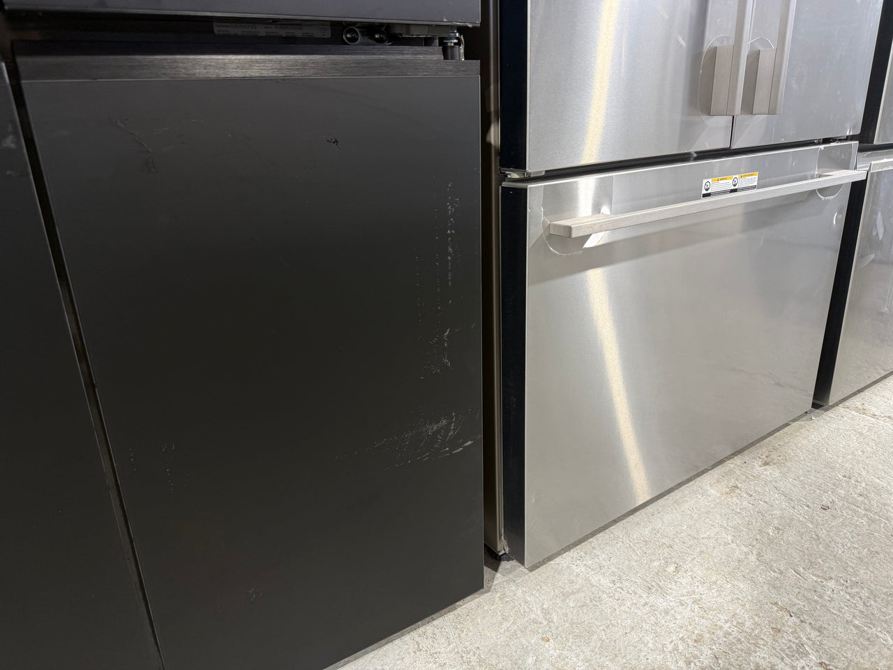 Factory second Fisher&Paykel RF730QZUVB1 690L Quad Door Fridge Freezer – Matte Black - Second Hand Appliances Geebung