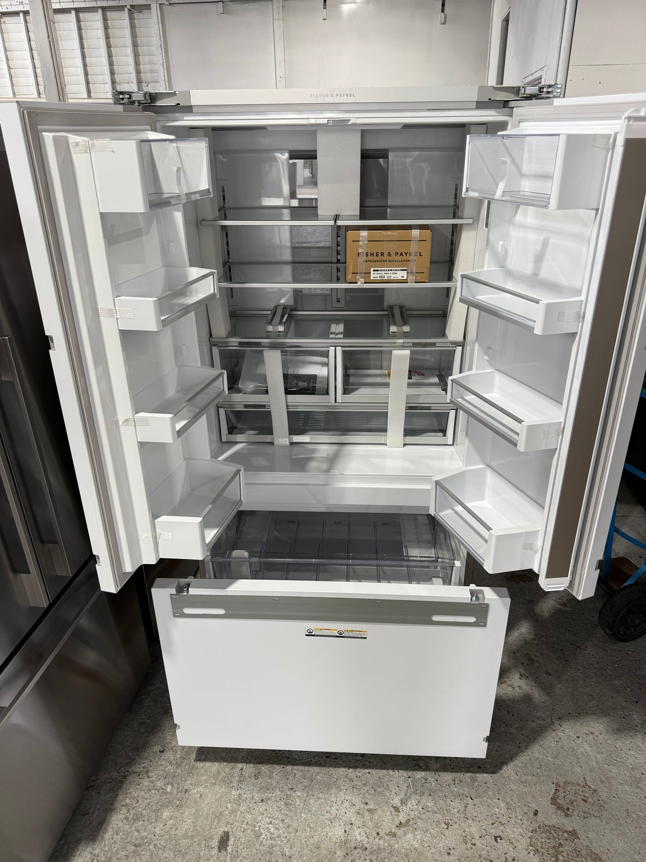 Factory second Fisher &Paykel RS90A1 476L Integrated French Door Fridge – Premium Built-In Refrigerator for Modern Kitchens - Second Hand Appliances Geebung