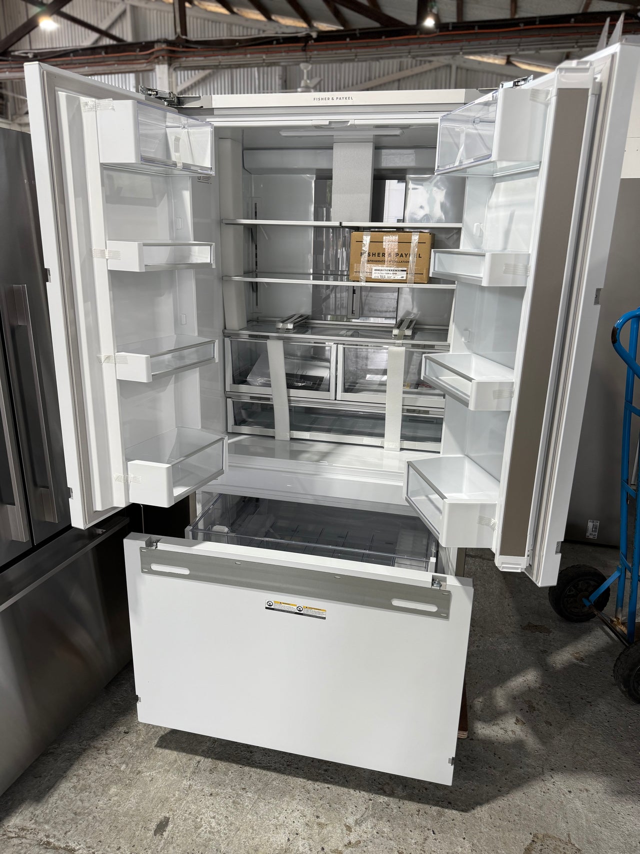 Factory second Fisher &Paykel RS90A1 476L Integrated French Door Fridge – Premium Built-In Refrigerator for Modern Kitchens - Second Hand Appliances Geebung