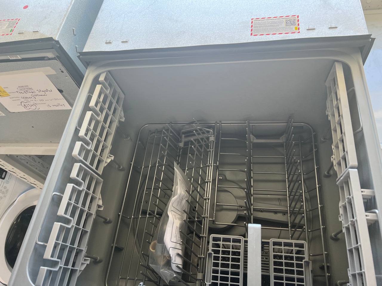 Factory second Fisher&Paykel Single DishDrawer - white DD60SCW9 - Second Hand Appliances Geebung