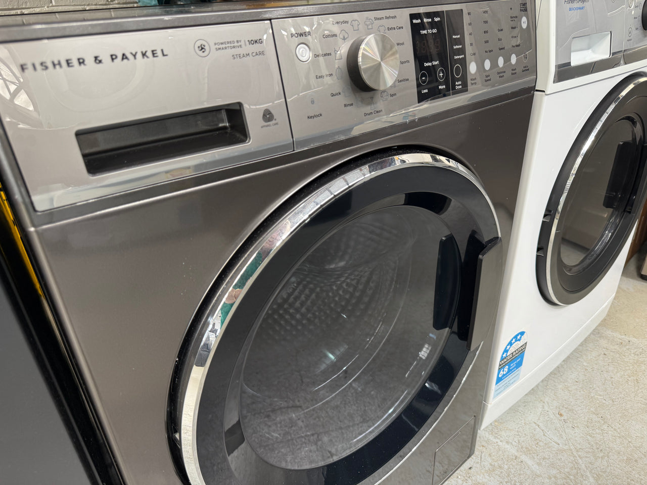 Factory second Fisher & Paykel WH1060SG1 10kg Series 9 Front Load Washing Machine - Second Hand Appliances Geebung