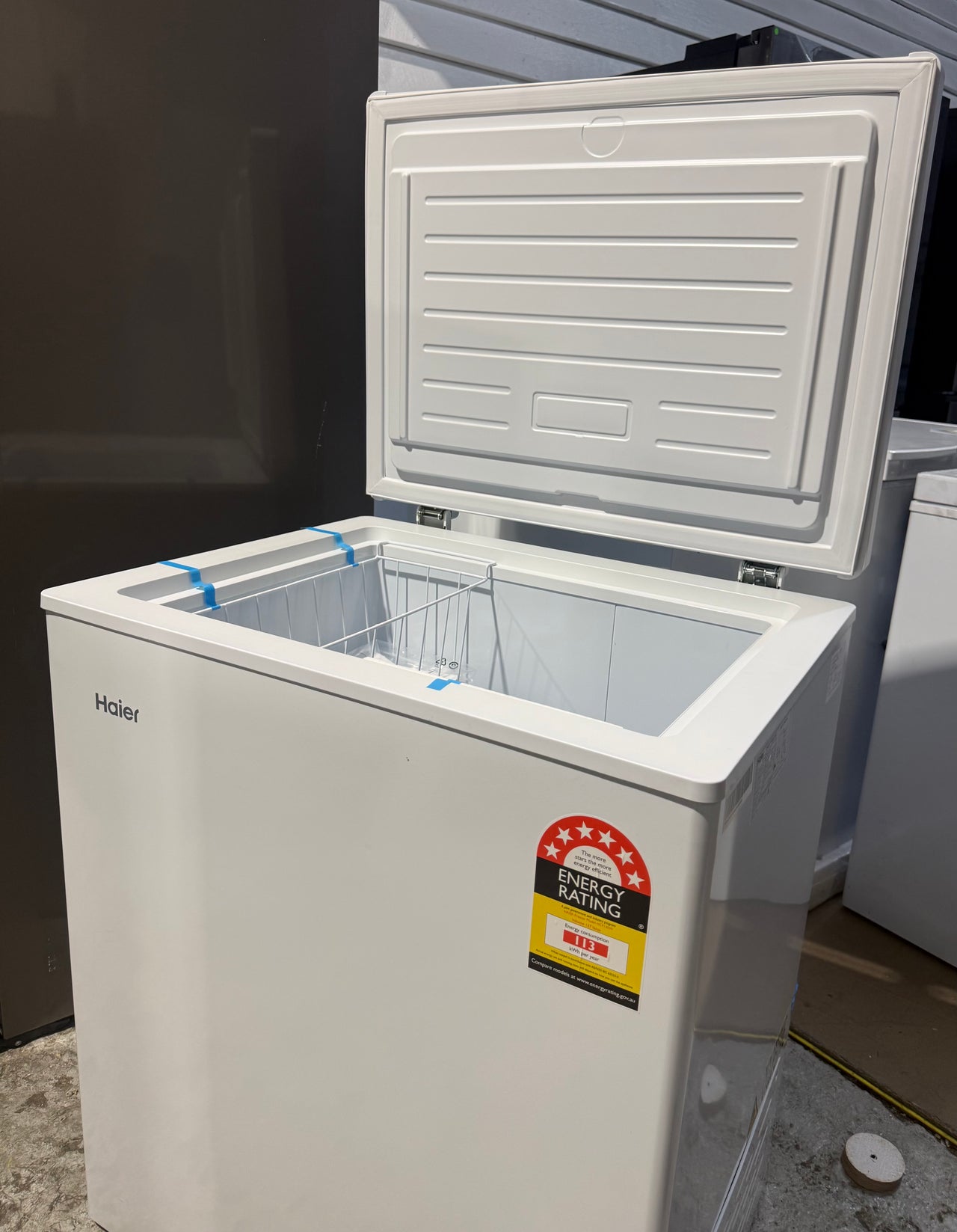 Factory second Haier 137L Series 300 Hybrid Chest Freezer – HCF140W - Second Hand Appliances Geebung