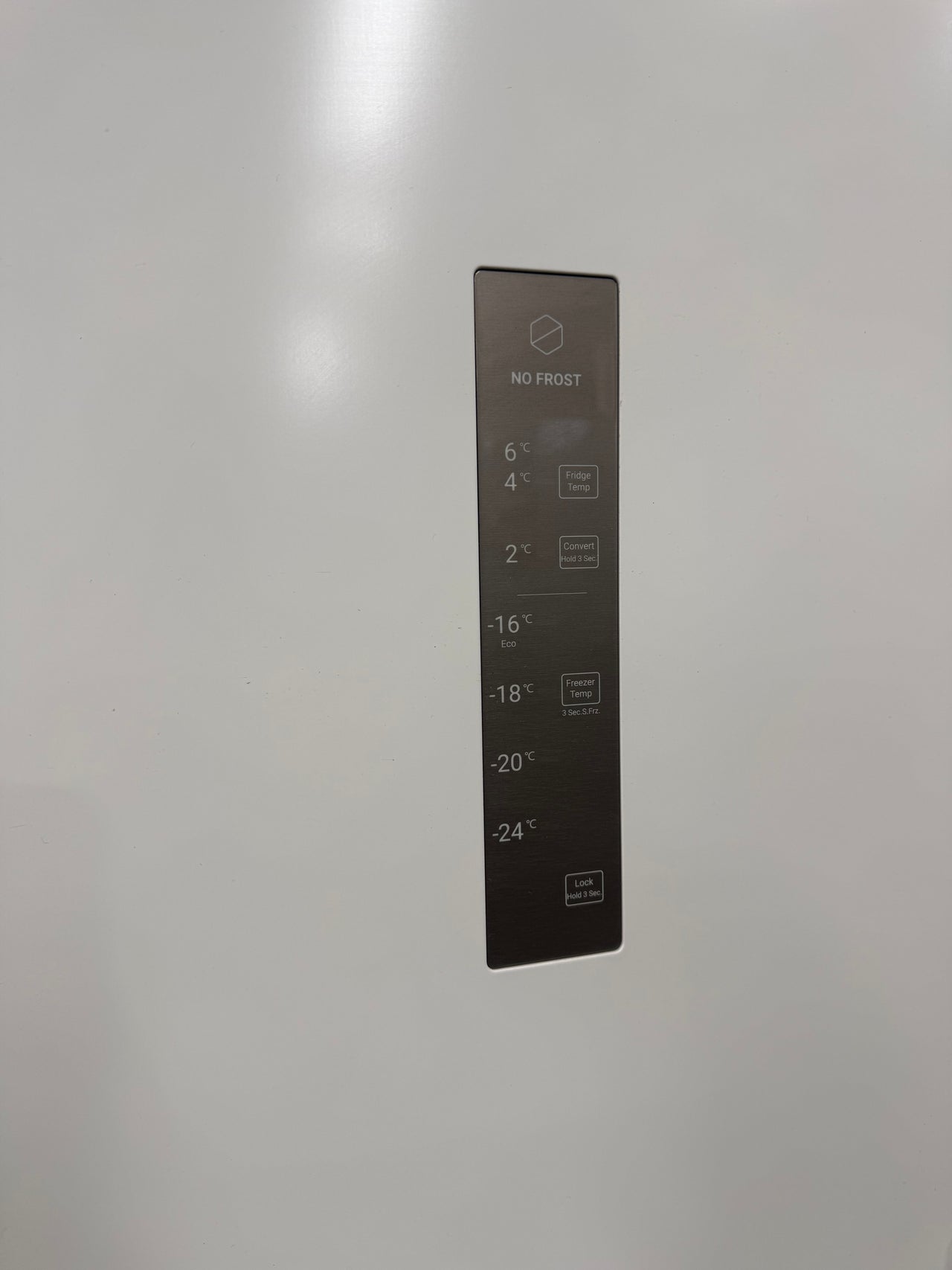 Factory second Haier 285L Hybrid Vertical Freezer – White HVF325DW - Second Hand Appliances Geebung