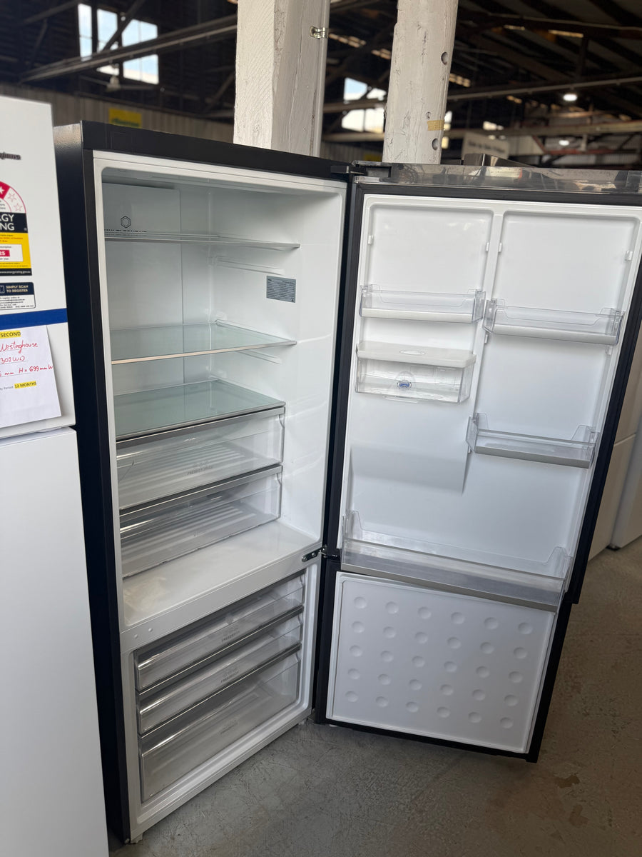 Factory second Haier 416L Bottom Mount Frost Free Fridge HRF450BHC2 - Second Hand Appliances Geebung