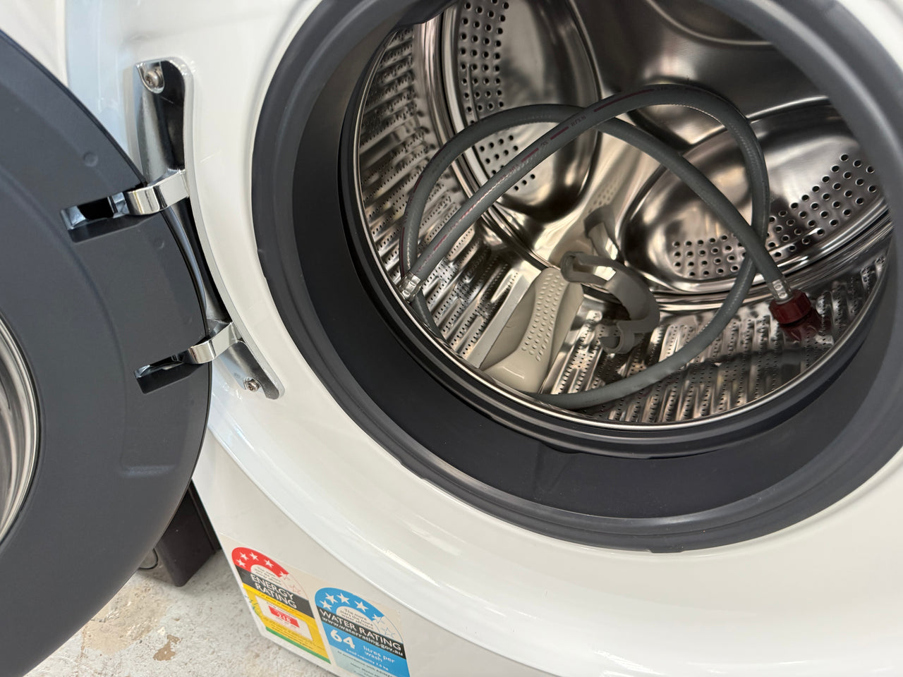 Factory second Haier 7.5kg Front Load Washer Model:HWF75AW3 - Second Hand Appliances Geebung