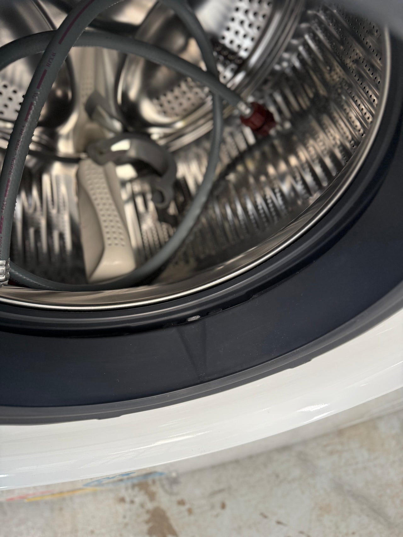 Factory second Haier 7.5kg Front Load Washer Model:HWF75AW3 - Second Hand Appliances Geebung