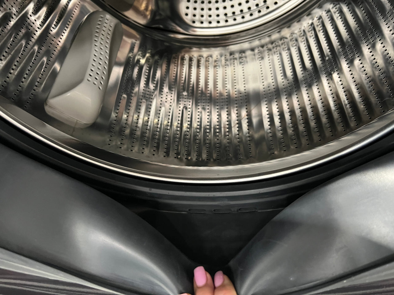 Factory second Haier 9kg Front Load Washing Machine with UV Protect Dark Grey HWF90ANB1 - Second Hand Appliances Geebung