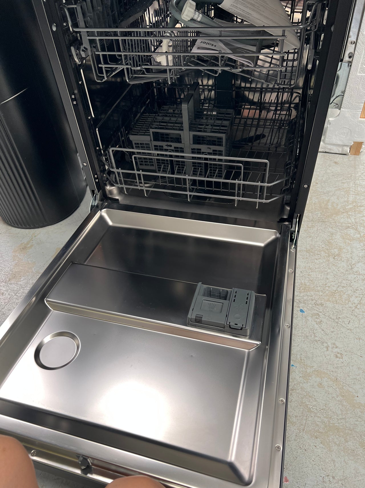 Factory second Haier Freestanding Dishwasher HDW15F2B1 - Second Hand Appliances Geebung