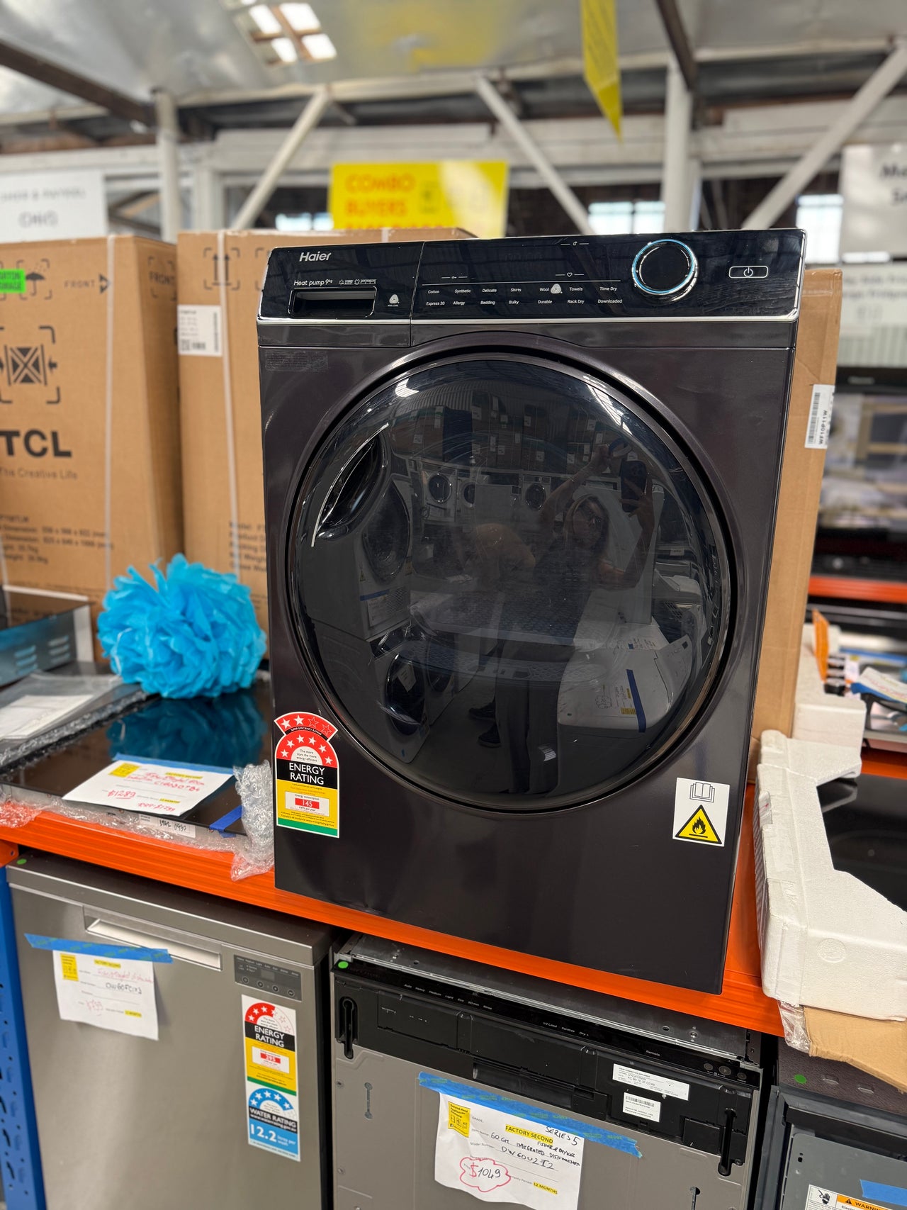 Factory second Haier HDHP90ANB1 — 9 kg Heat Pump Dryer with Steam (“600 Series”) - Second Hand Appliances Geebung