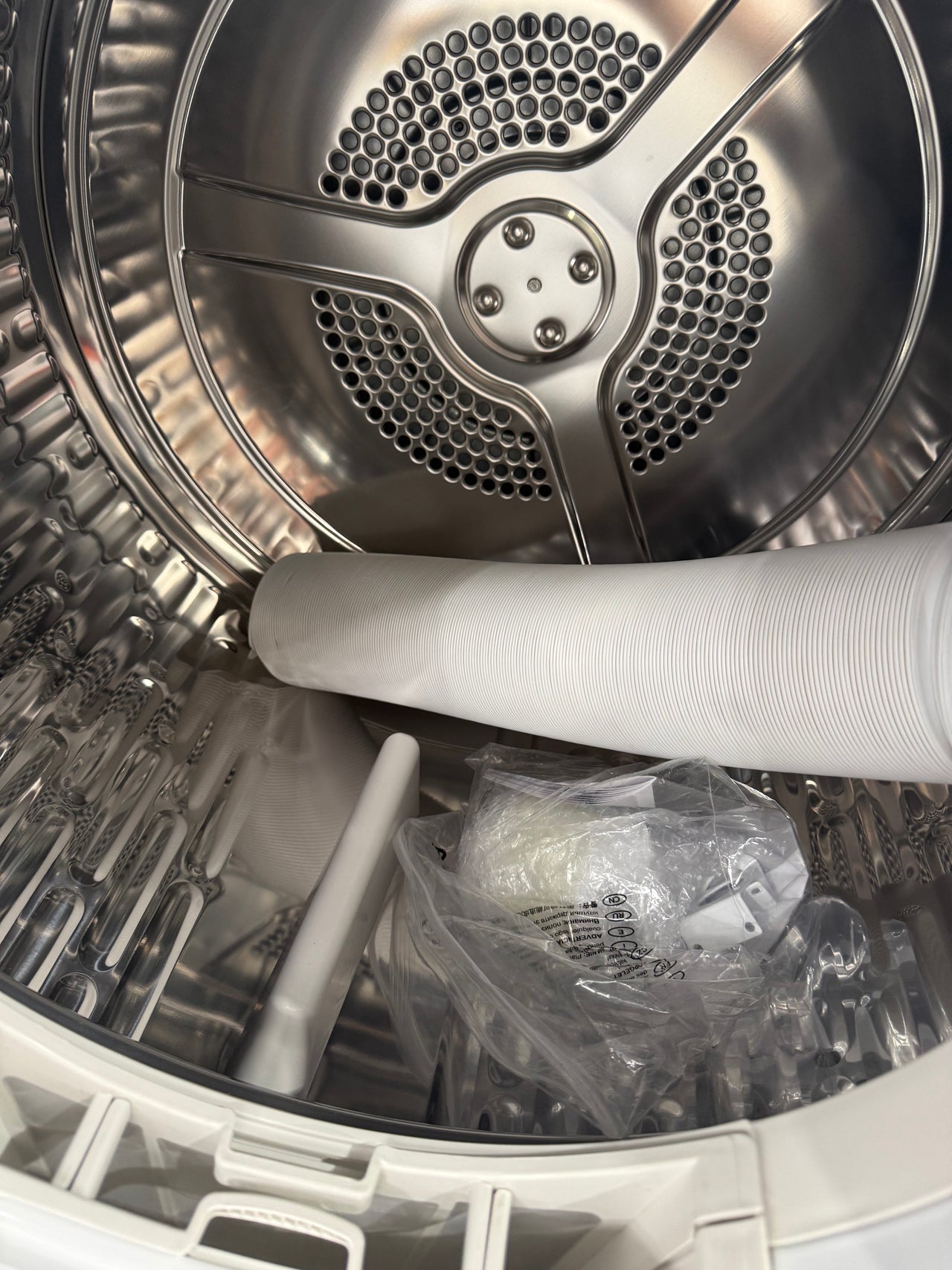 Factory second Haier HDV60AWW1 6kg sensor vented dryer - Second Hand Appliances Geebung