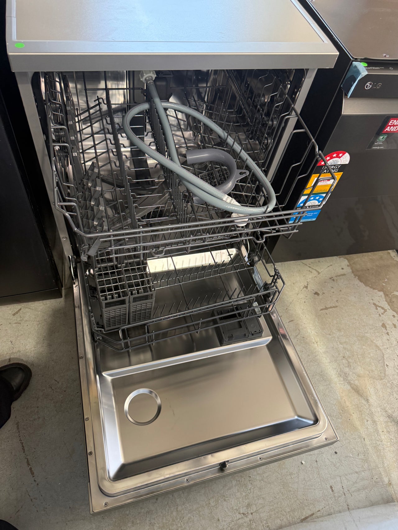 Factory second Haier HDW15F1S1 Freestanding Dishwasher (Satina) - Second Hand Appliances Geebung