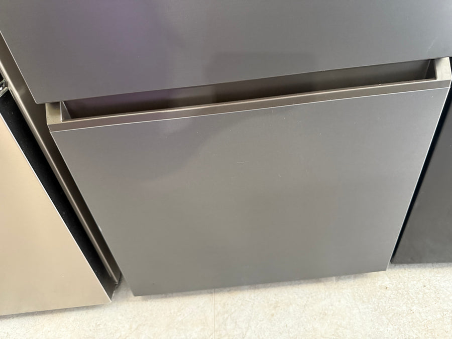 Factory second Haier HRF420BEC is a 433L bottom mount refrigerator - Second Hand Appliances Geebung