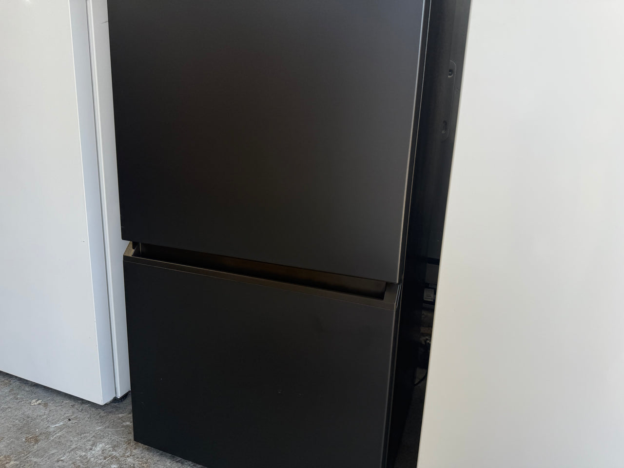 Factory second Haier HRF420BEC is a 433L bottom mount refrigerator - Second Hand Appliances Geebung