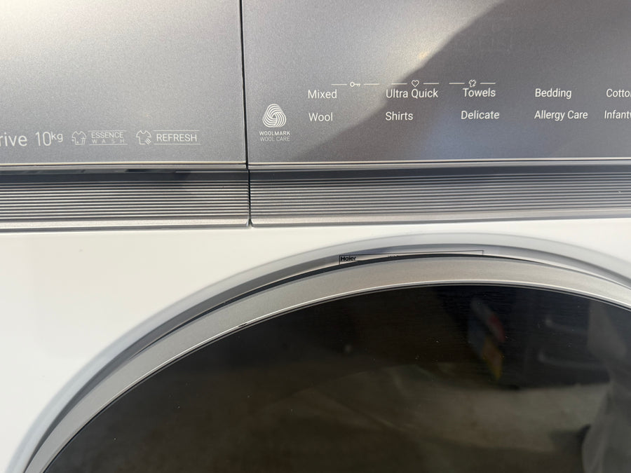 Factory second Haier 500 Series 9kg Heat Pump Dryer HDHP90NW1 - Second Hand Appliances Geebung
