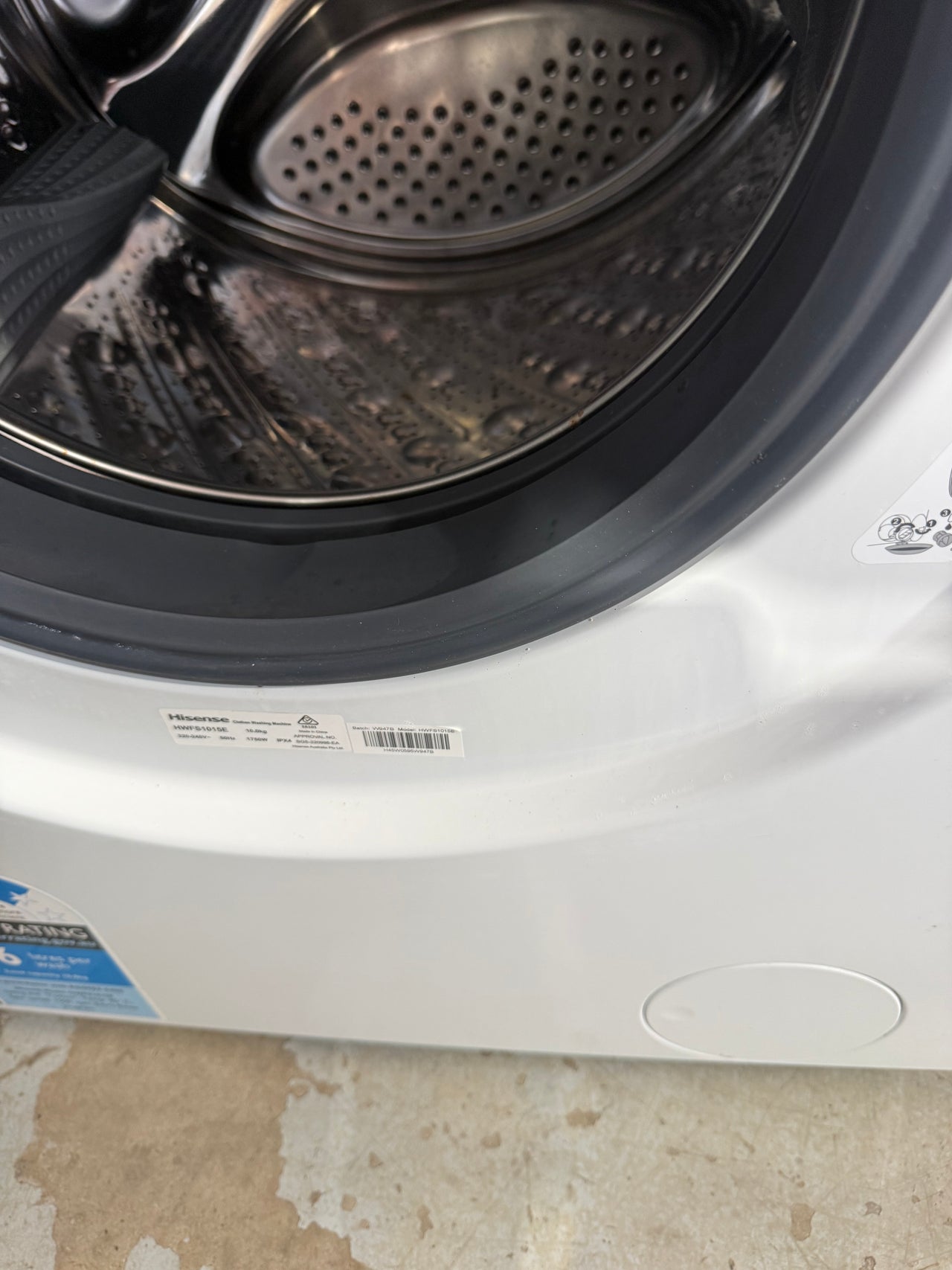 Factory second Hisense 10kg Front Load Washer Model:HWFS1015E - Second Hand Appliances Geebung