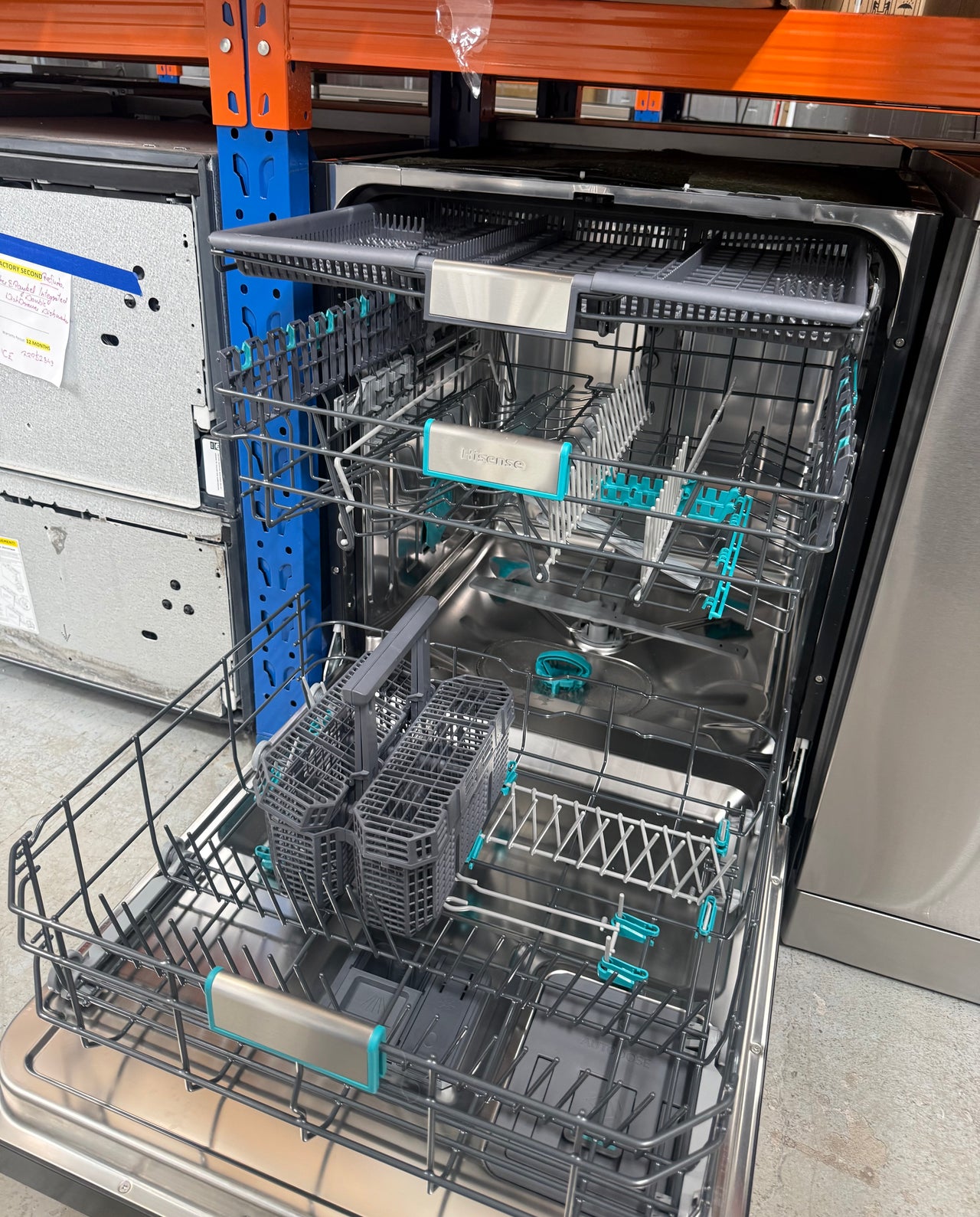 Factory second Hisense 16 Place Setting Freestanding Dishwasher –  HSAP16FB - Second Hand Appliances Geebung
