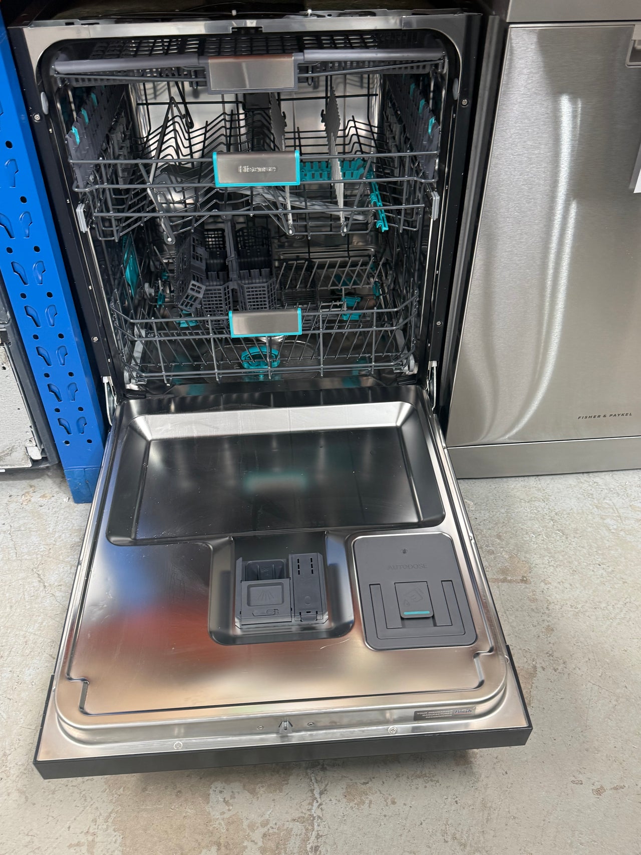 Factory second Hisense 16 Place Setting Freestanding Dishwasher –  HSAP16FB - Second Hand Appliances Geebung