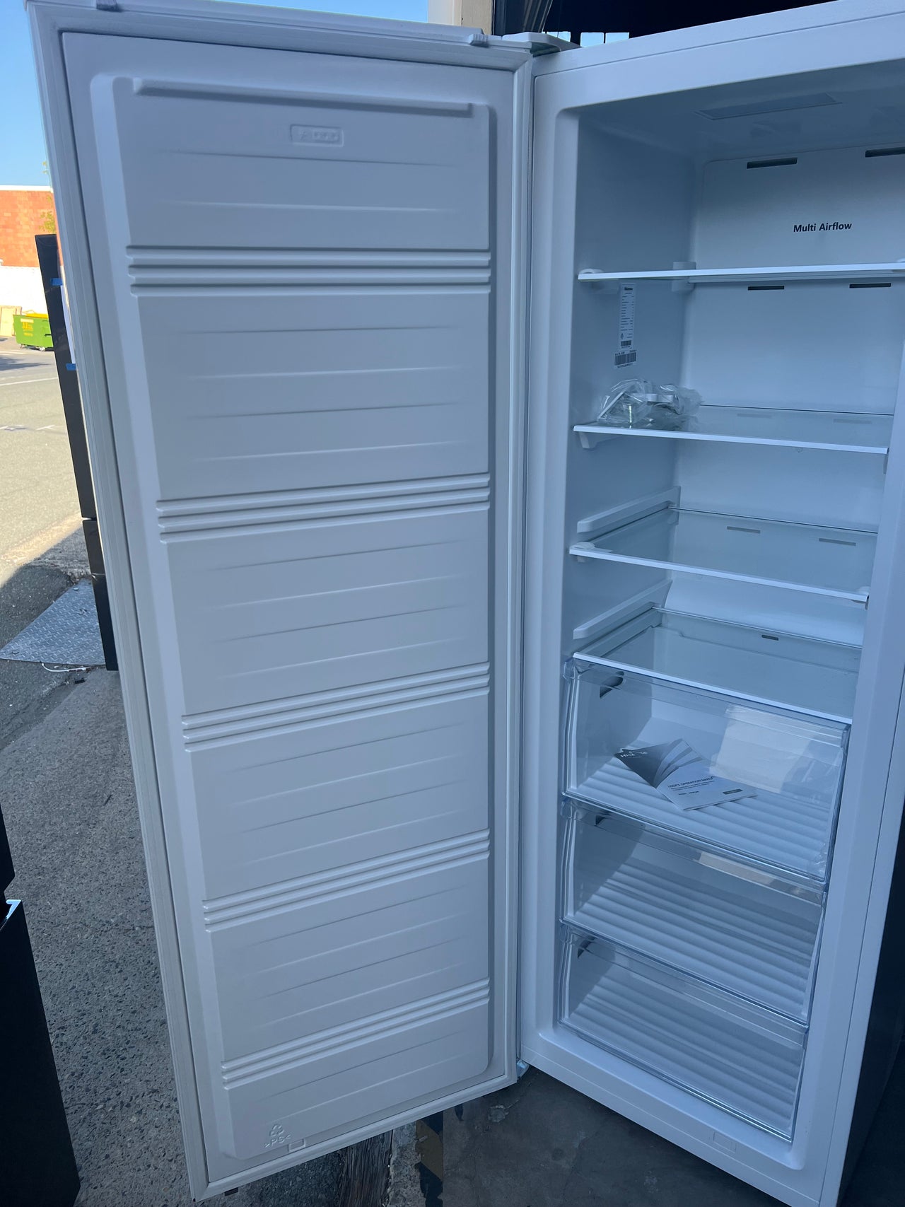 Factory second Hisense 240L Upright Hybrid Fridge Freezer White Model: HRVF240 - Second Hand Appliances Geebung