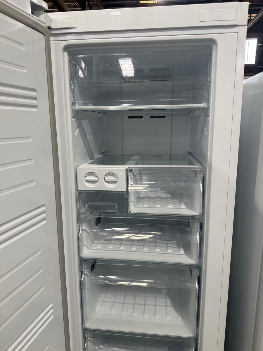 Factory second Hisense 254L Upright Frost-Free Freezer – White (HRVF254) - Second Hand Appliances Geebung