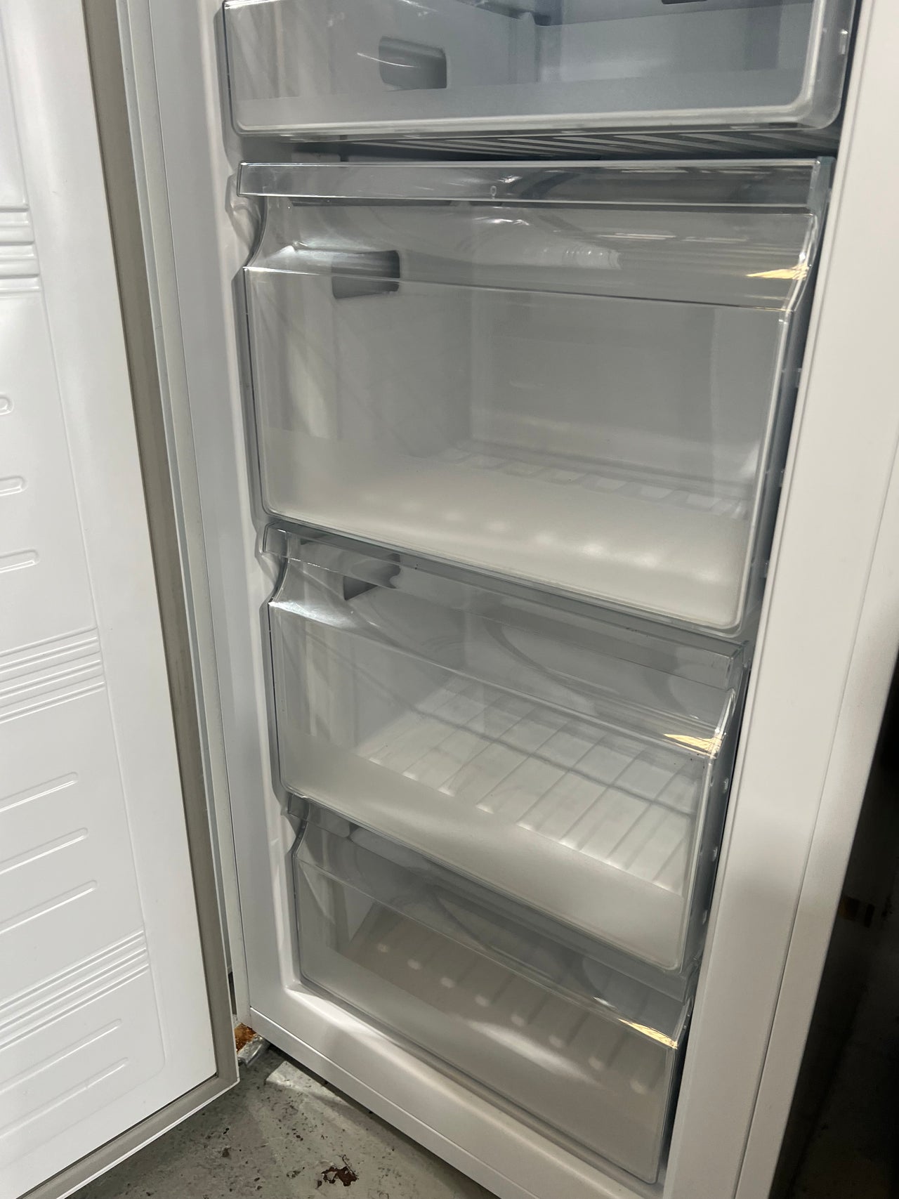 Factory second Hisense 280L Frost Free Upright Freezer HR6VFF280D - Second Hand Appliances Geebung