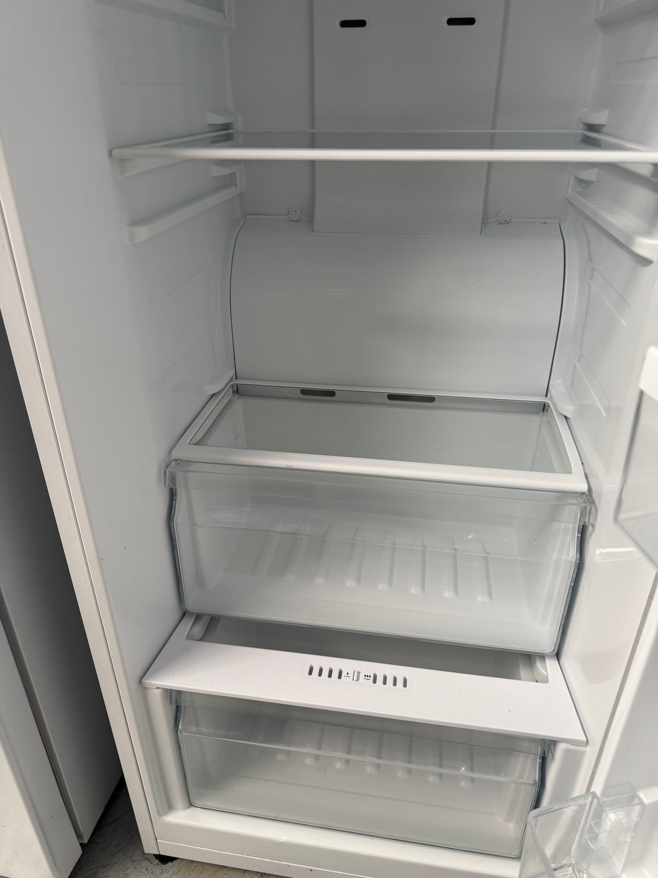 Factory second Hisense 328l vertical fridge HRAF328 - Second Hand Appliances Geebung