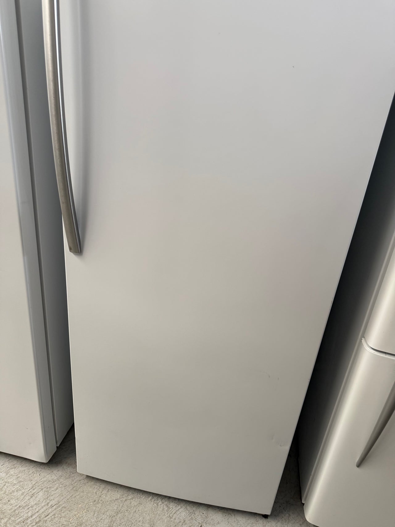 Factory second Hisense 328l vertical fridge HRAF328 - Second Hand Appliances Geebung