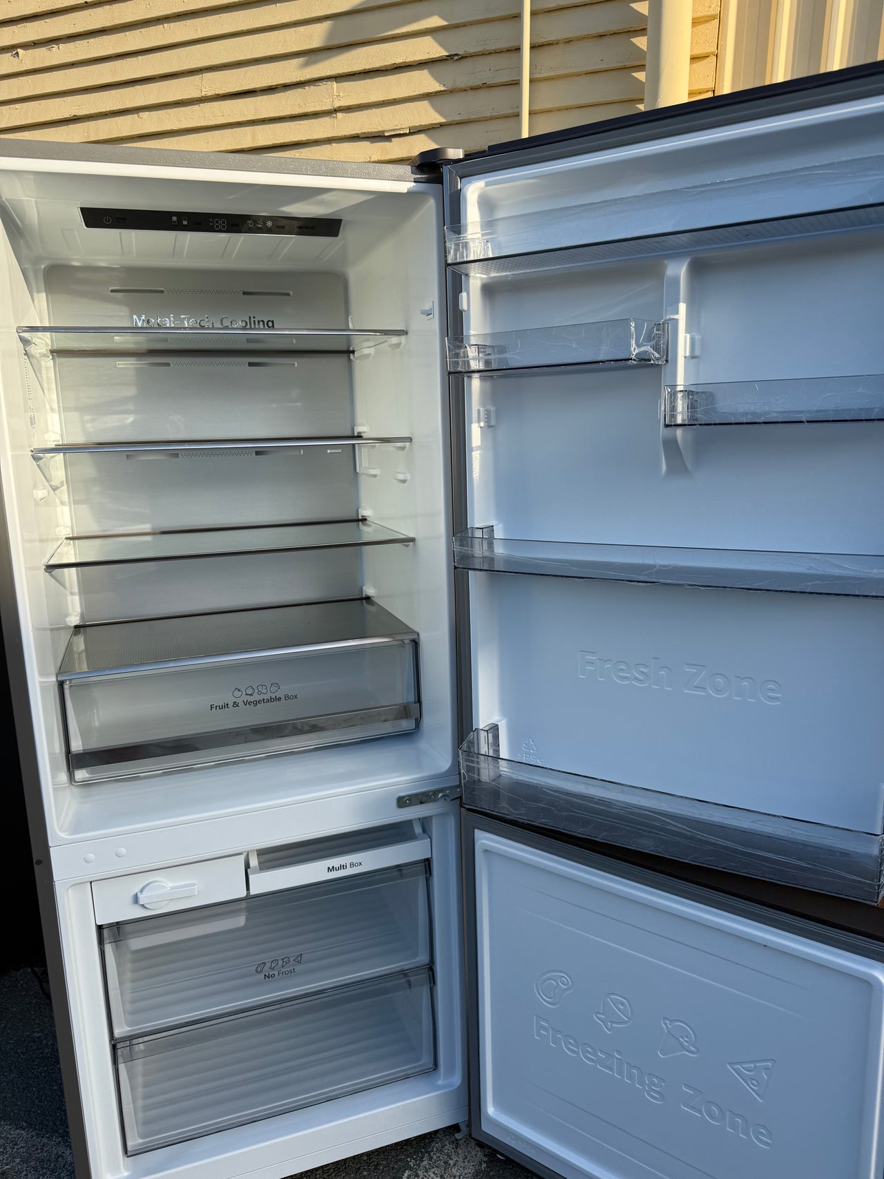 Factory second Hisense 417L Bottom Mount Refrigerator HRBM417S - Second Hand Appliances Geebung