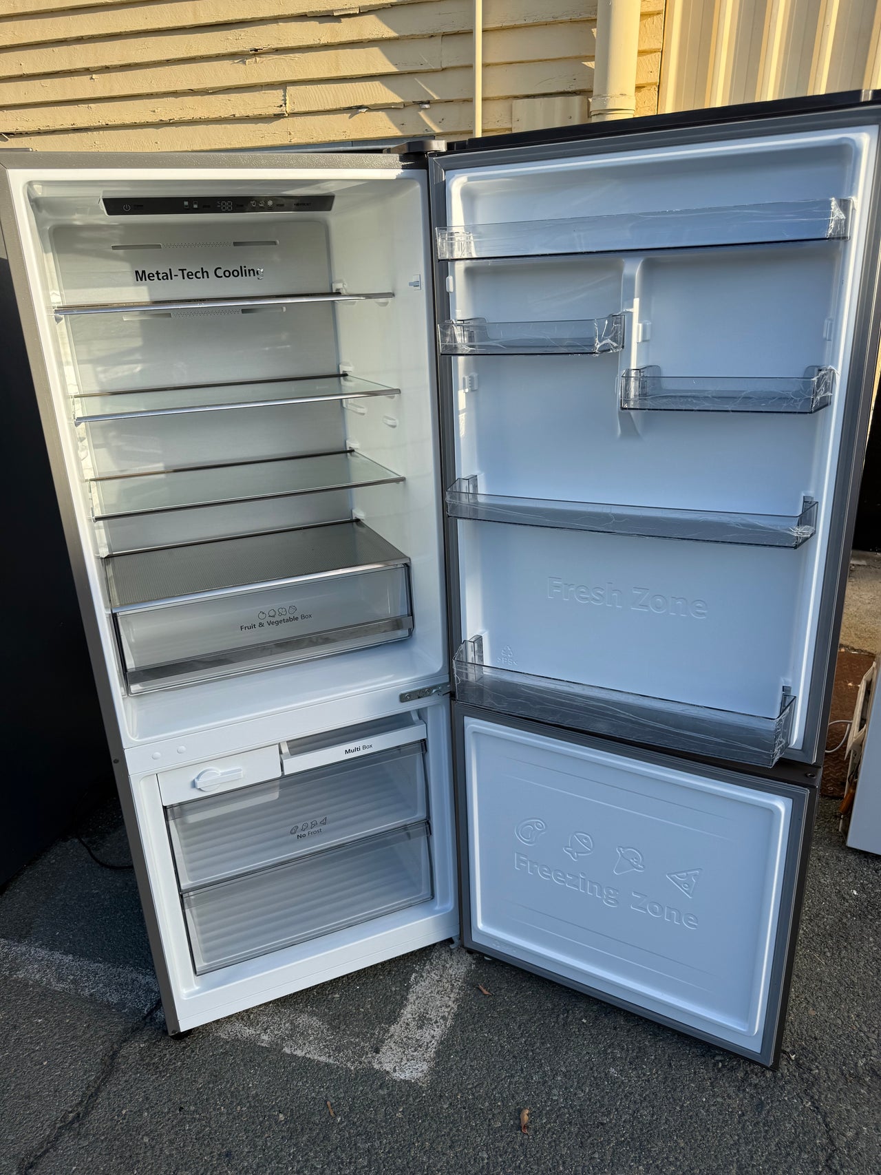 Factory second Hisense 417L Bottom Mount Refrigerator HRBM417S - Second Hand Appliances Geebung