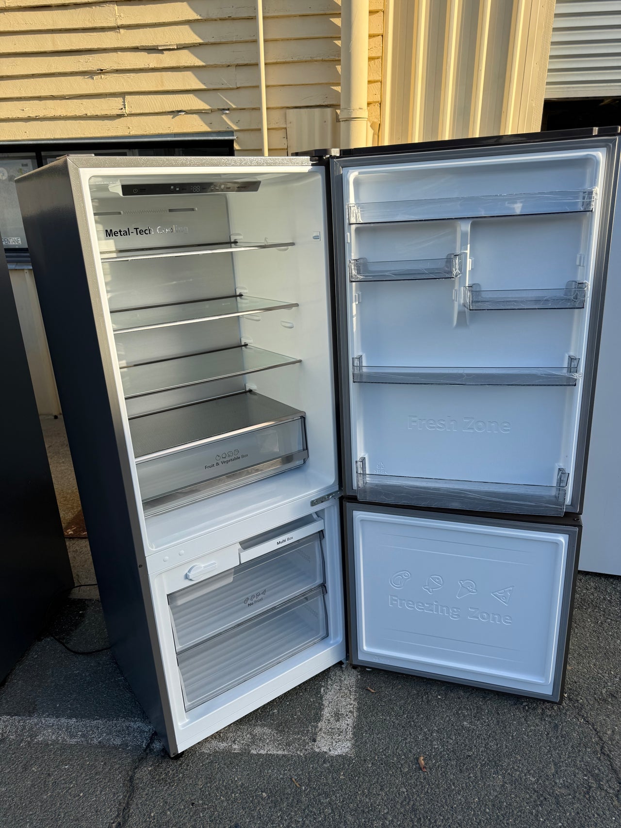 Factory second Hisense 417L Bottom Mount Refrigerator HRBM417S - Second Hand Appliances Geebung