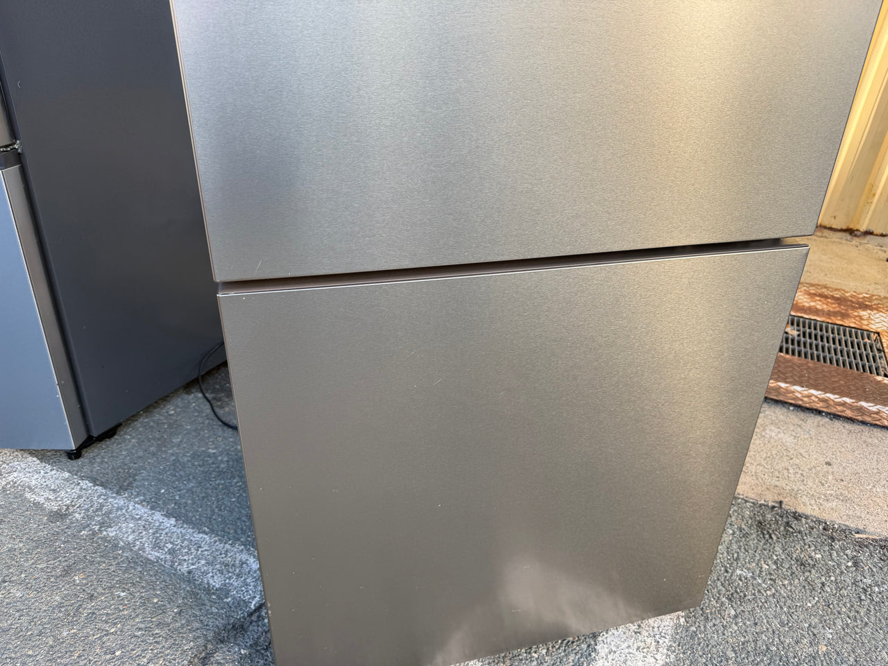 Factory second Hisense 417L Bottom Mount Refrigerator HRBM417S - Second Hand Appliances Geebung