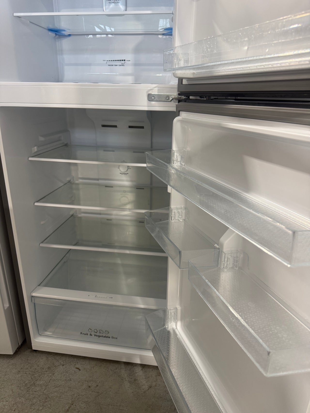 Factory second Hisense 424L Top Mount Refrigerator – HRTF424S - Second Hand Appliances Geebung
