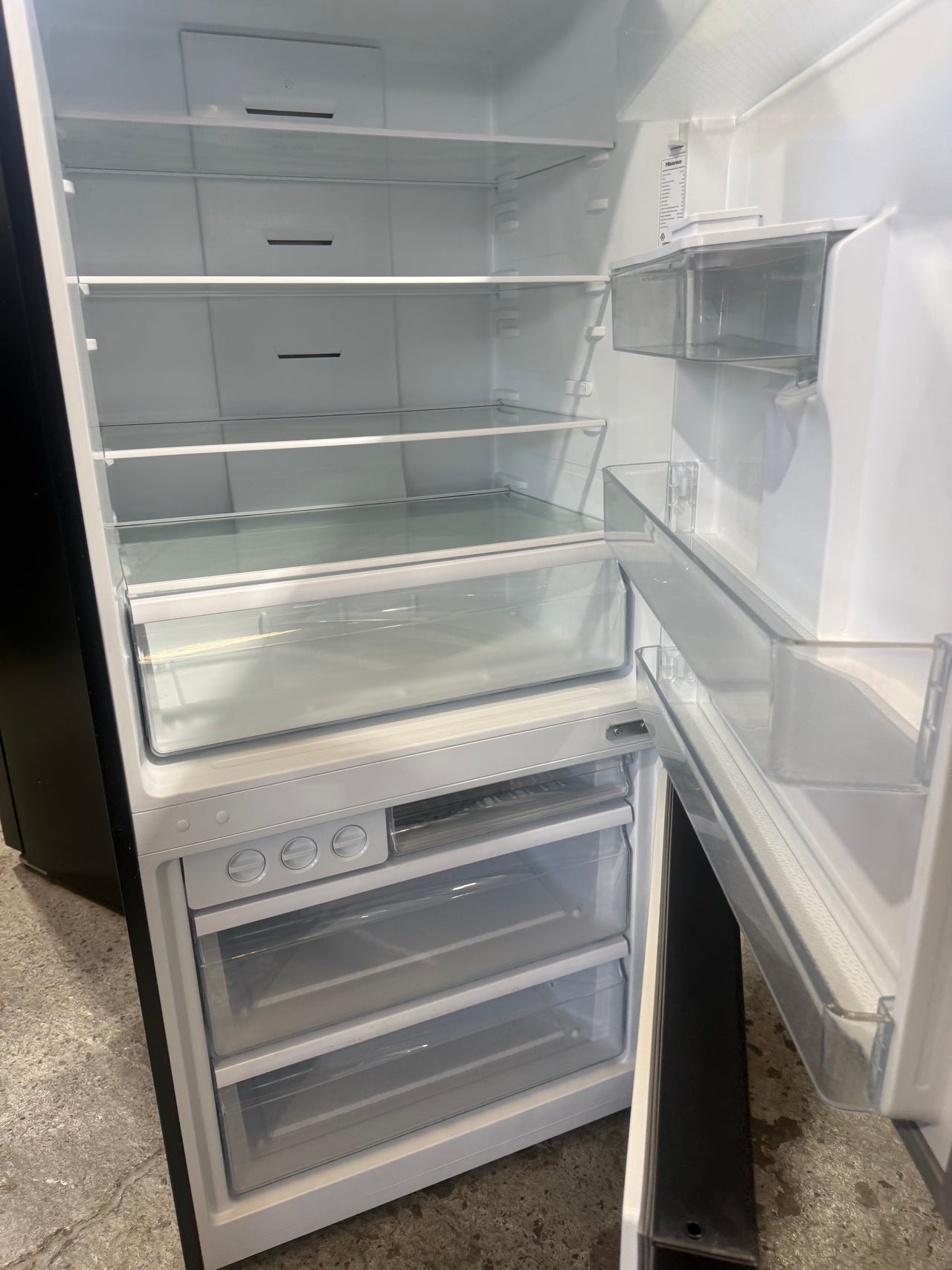 Buy Factory second Hisense 482L PureFlat Bottom Mount Refrigerator – Black Steel |  | [product_variant] | Second Hand Appliances Geebung Brisbane