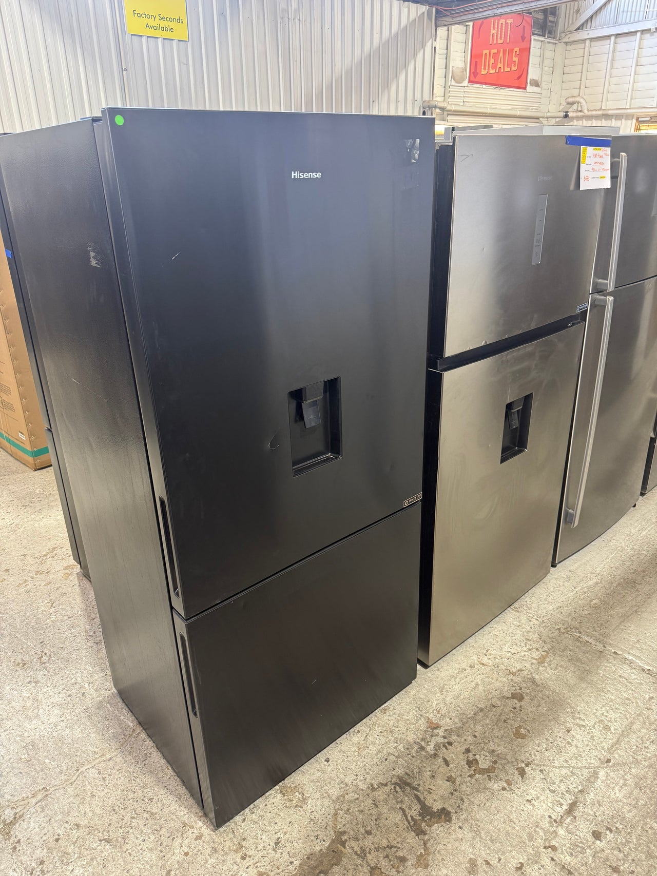 Buy Factory second Hisense 482L PureFlat Bottom Mount Refrigerator – Black Steel |  | [product_variant] | Second Hand Appliances Geebung Brisbane