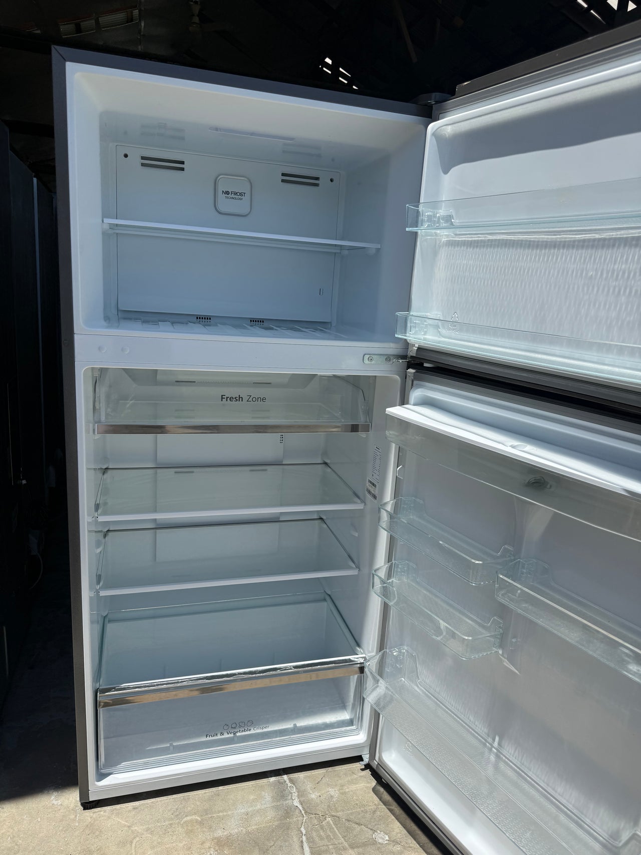 Factory second Hisense 496L Top Mount refrigerator HRTF496SW - Second Hand Appliances Geebung