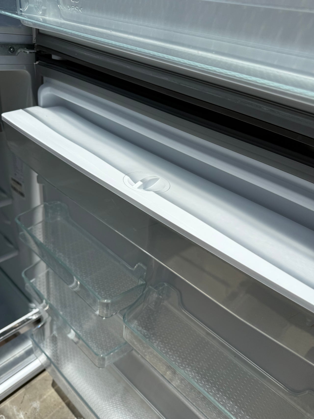 Factory second Hisense 496L Top Mount refrigerator HRTF496SW - Second Hand Appliances Geebung