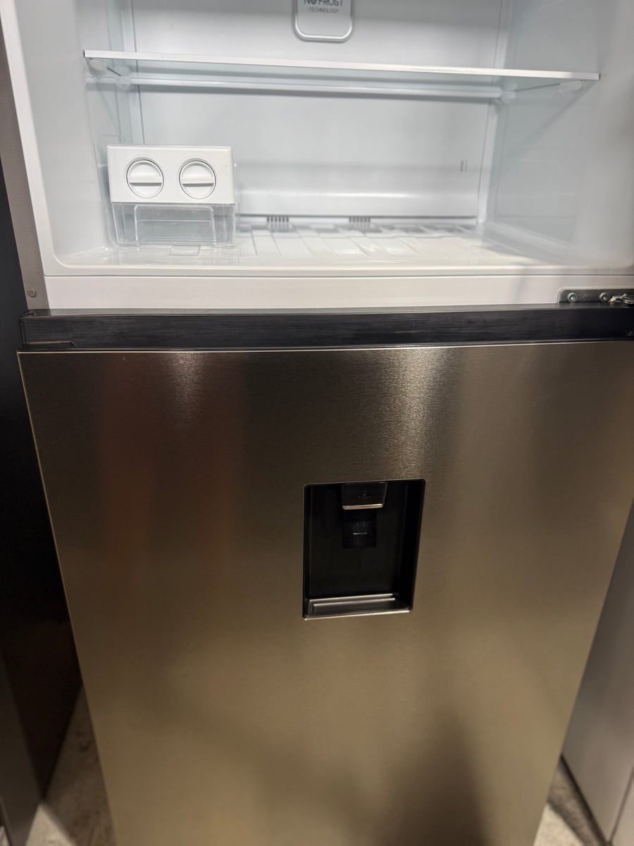 Factory second Hisense 496L Top Mount refrigerator HRTF496SW - Second Hand Appliances Geebung