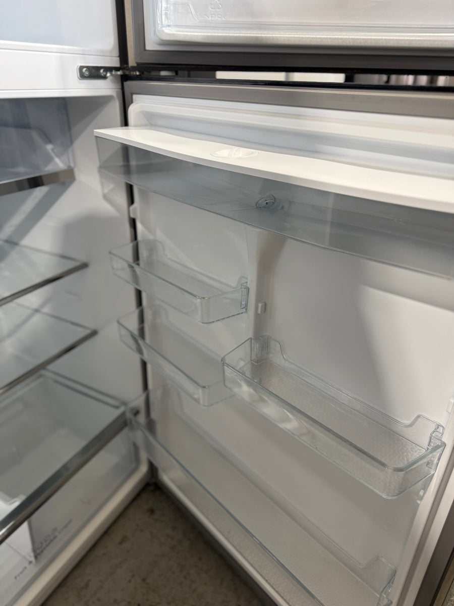 Factory second Hisense 496L Top Mount refrigerator HRTF496SW - Second Hand Appliances Geebung