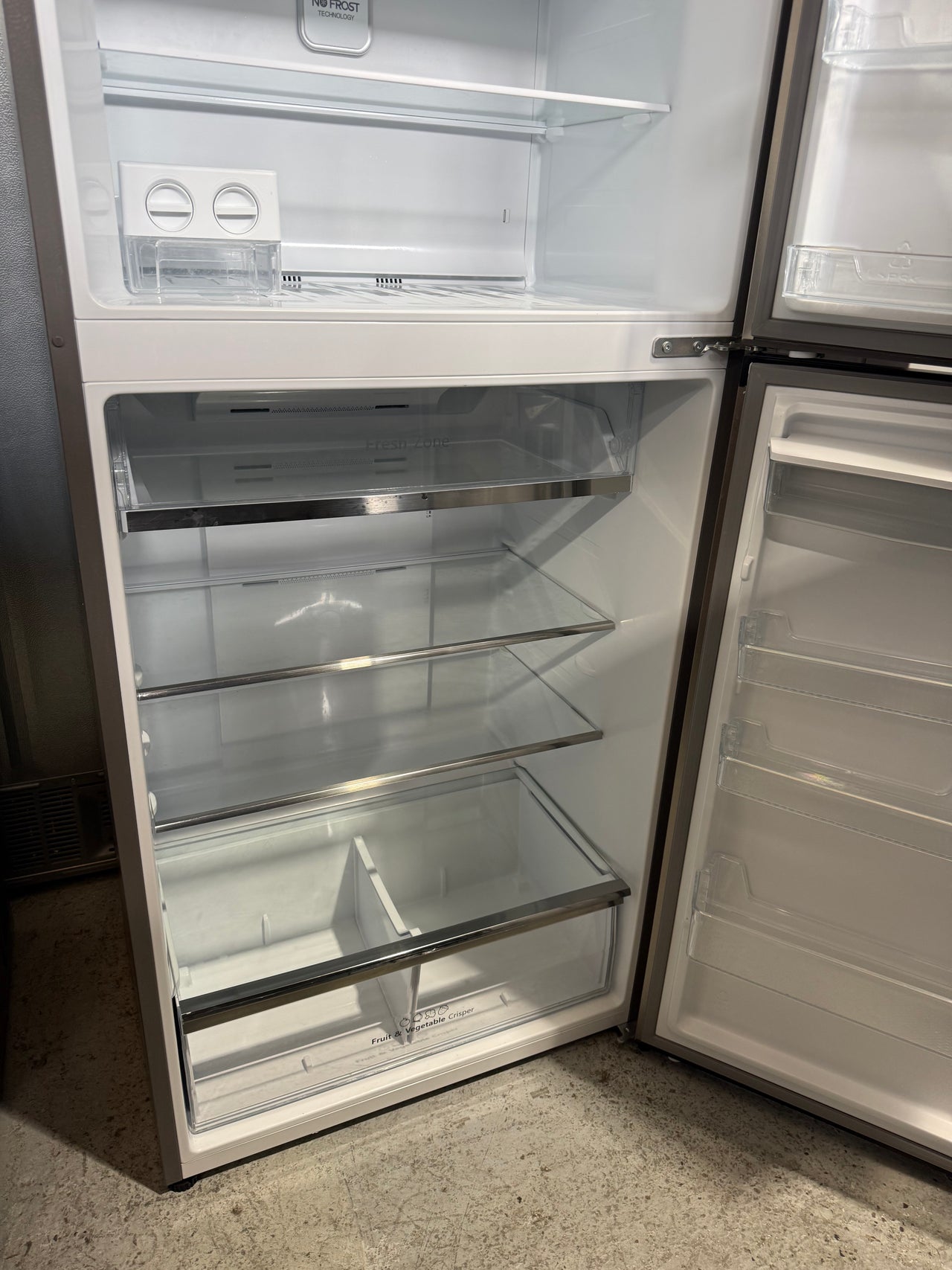 Factory second Hisense 496L Top Mount refrigerator HRTF496SW - Second Hand Appliances Geebung