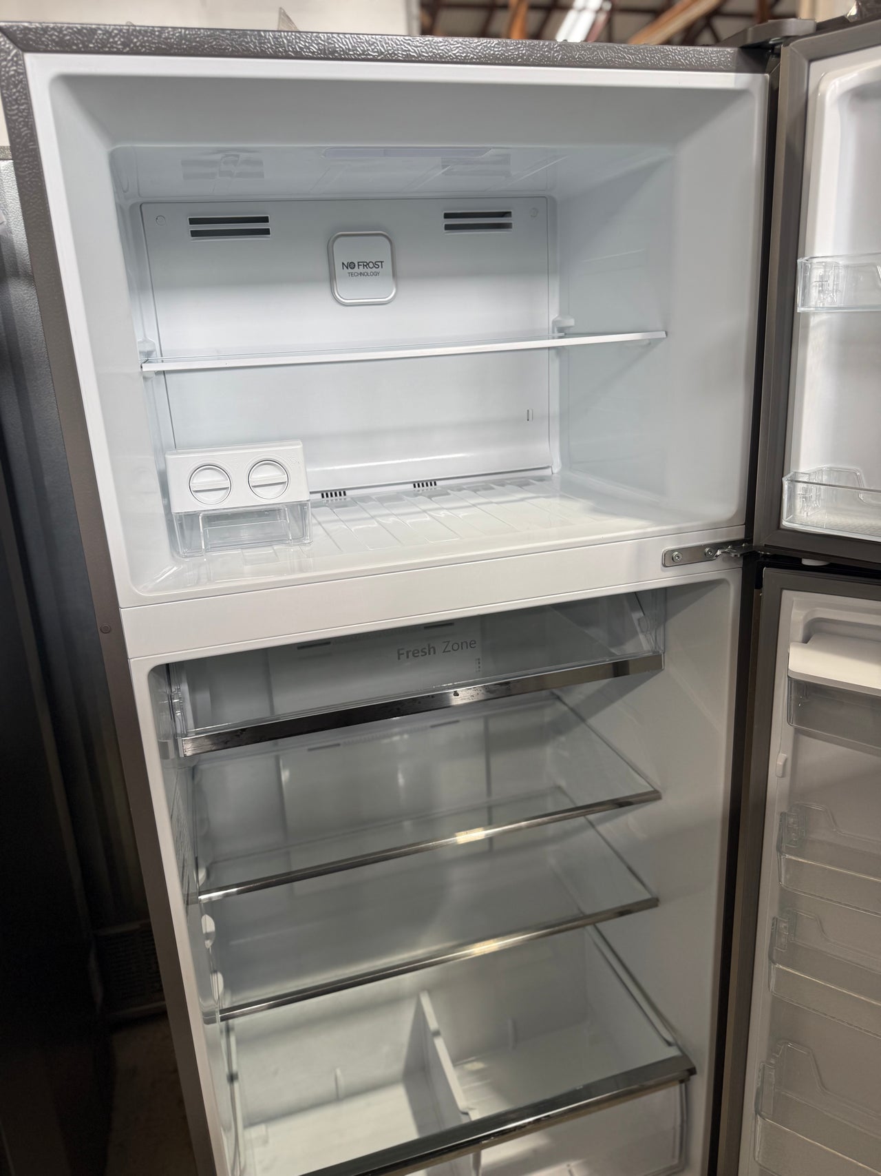 Factory second Hisense 496L Top Mount refrigerator HRTF496SW - Second Hand Appliances Geebung