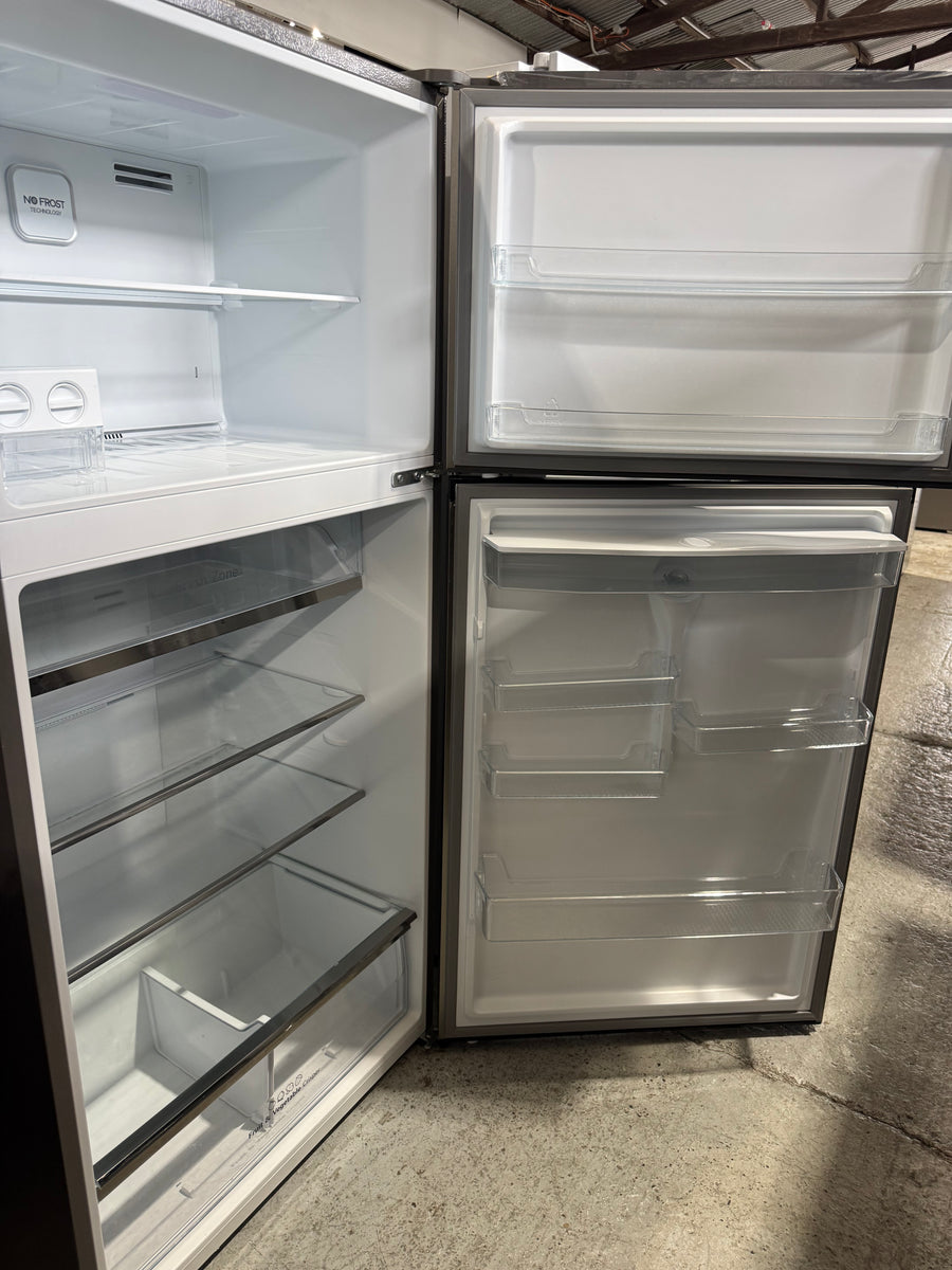 Factory second Hisense 496L Top Mount refrigerator HRTF496SW - Second Hand Appliances Geebung